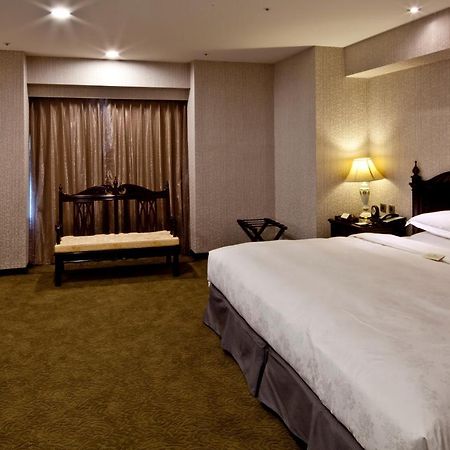 Royal Seasons Hotel Taichung‧Zhongkang Luaran gambar