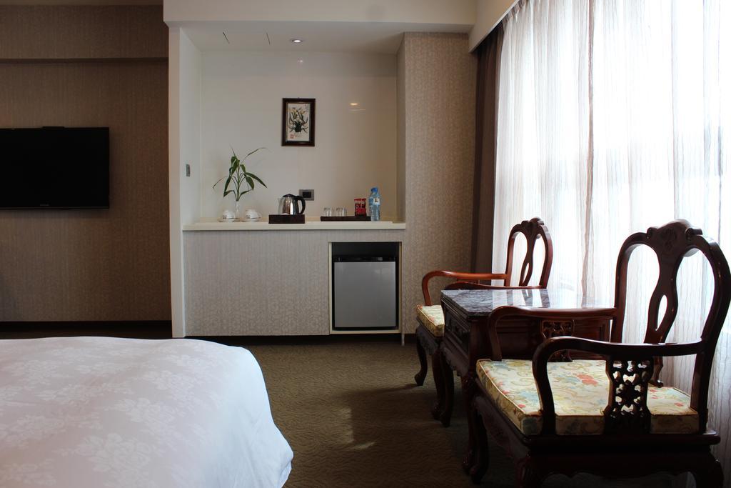 Royal Seasons Hotel Taichung‧Zhongkang Luaran gambar