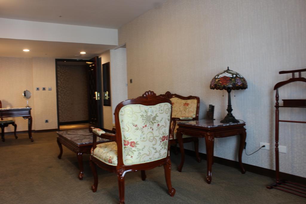 Royal Seasons Hotel Taichung‧Zhongkang Luaran gambar