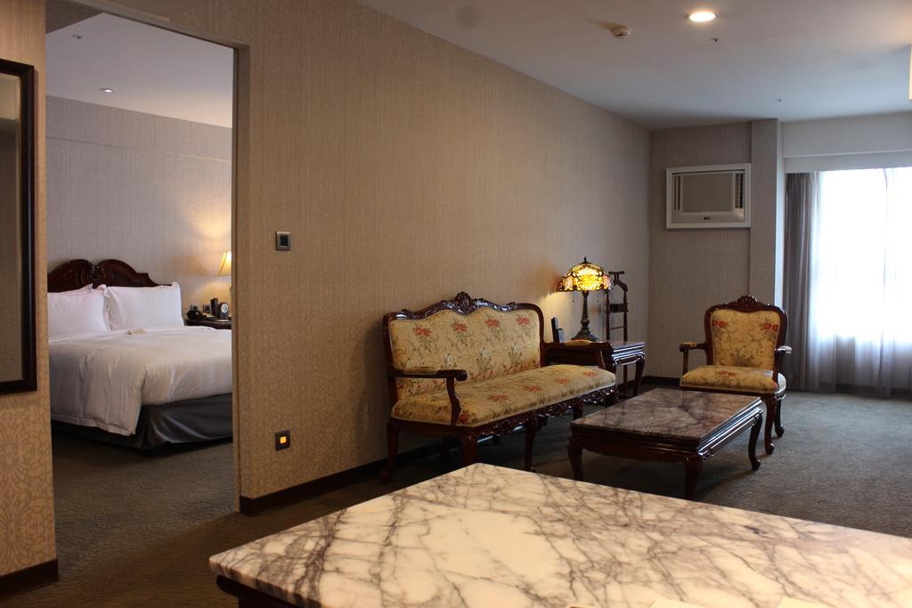 Royal Seasons Hotel Taichung‧Zhongkang Luaran gambar