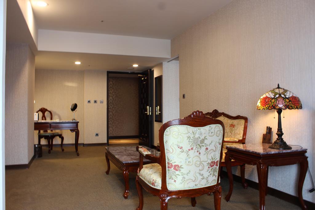 Royal Seasons Hotel Taichung‧Zhongkang Luaran gambar